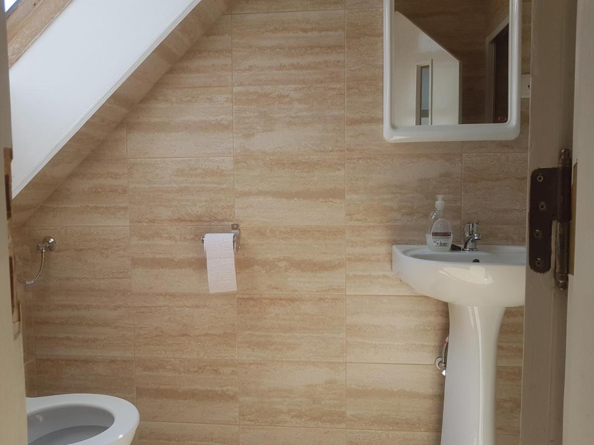 Lara Guest House Sfântu Gheorghe Bagian luar foto