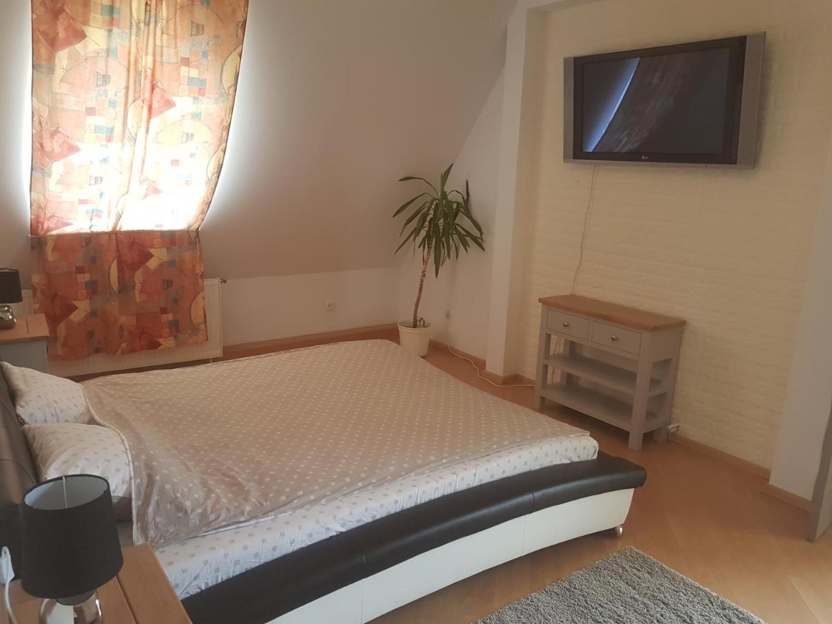 Lara Guest House Sfântu Gheorghe Bagian luar foto