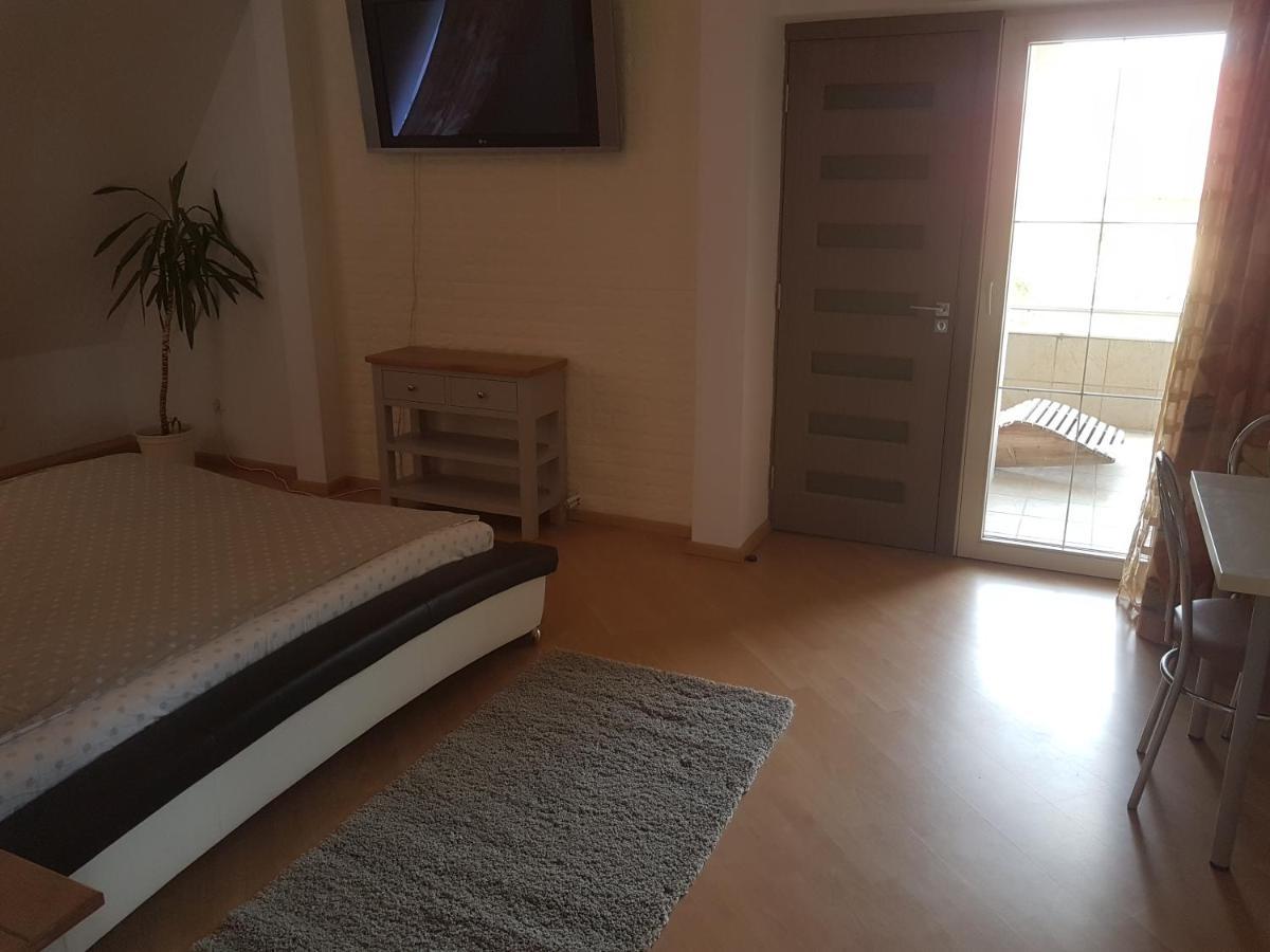 Lara Guest House Sfântu Gheorghe Bagian luar foto