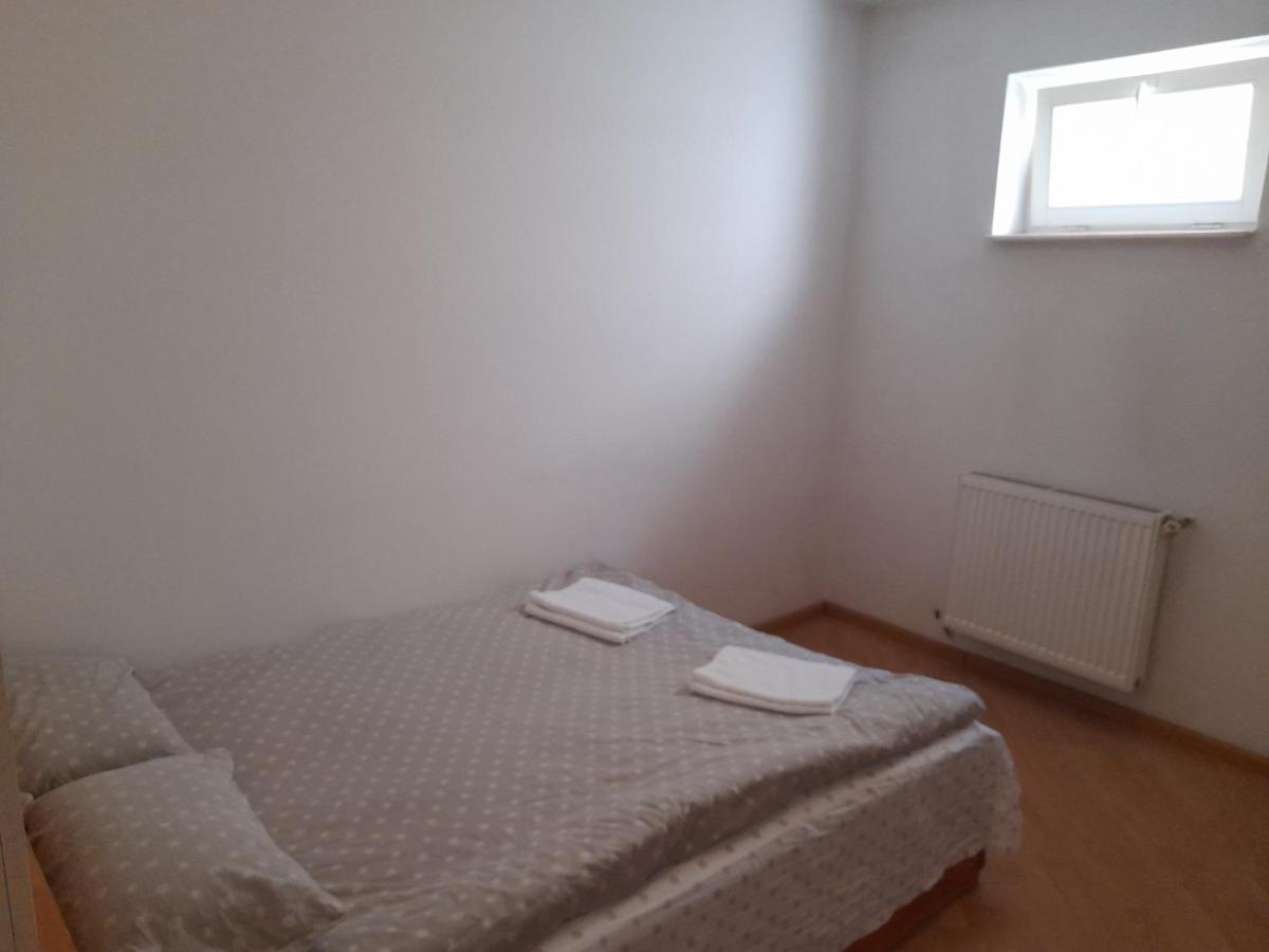 Lara Guest House Sfântu Gheorghe Bagian luar foto